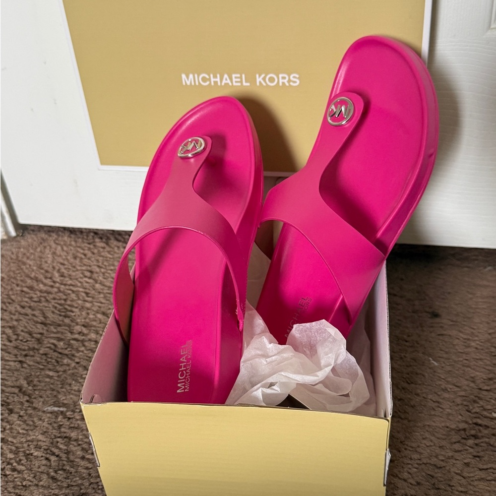 Michael Kors Pink Thong Sandals💕